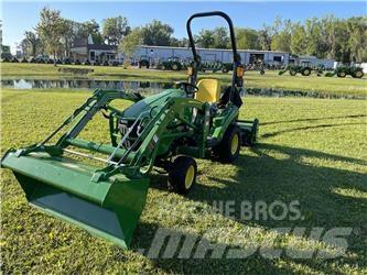 John Deere 1023E Kompakttraktorer
