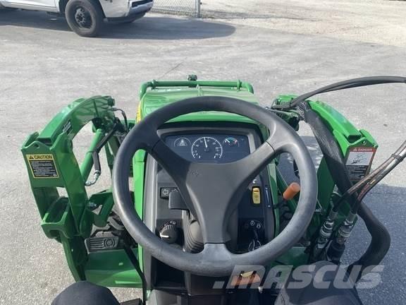 John Deere 1025R Kompakttraktorer