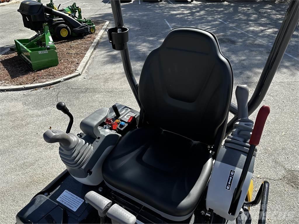 John Deere 17 P Minigrävare < 7t
