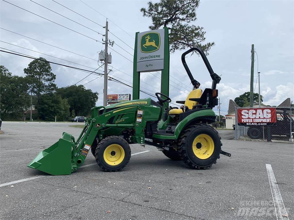 John Deere 2025R Kompakttraktorer