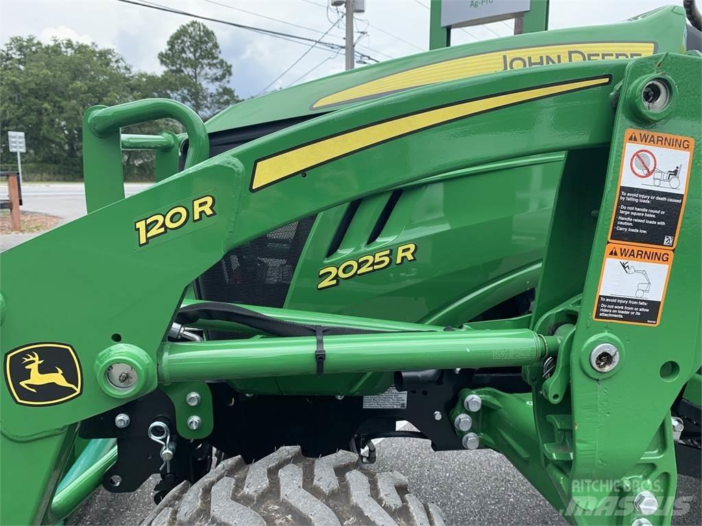 John Deere 2025R Kompakttraktorer