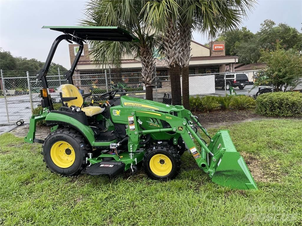 John Deere 2025R Kompakttraktorer