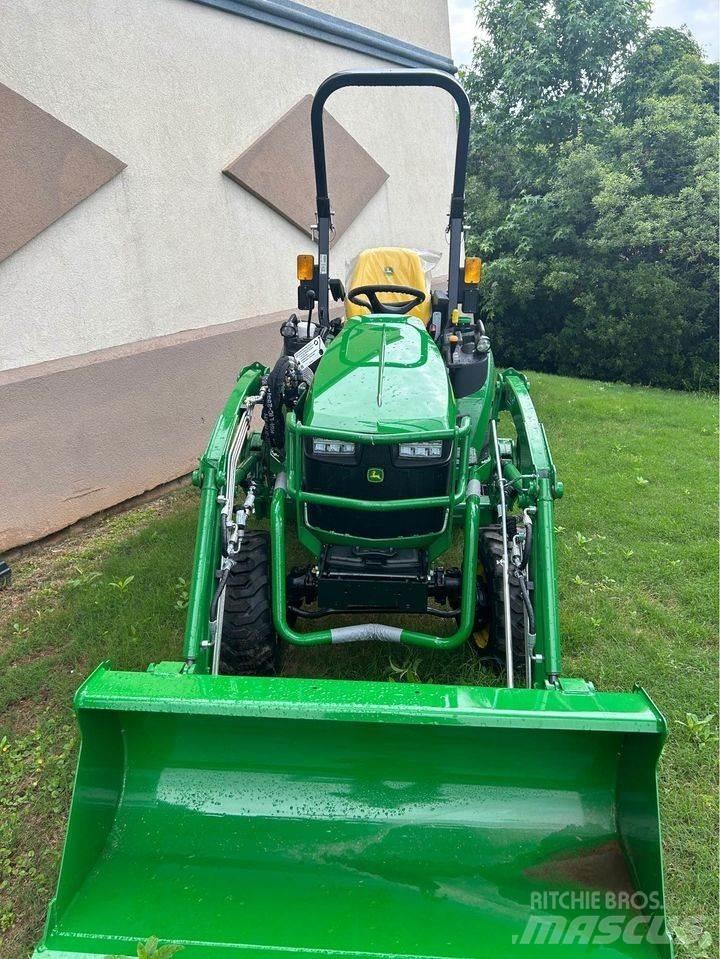 John Deere 2025R Kompakttraktorer