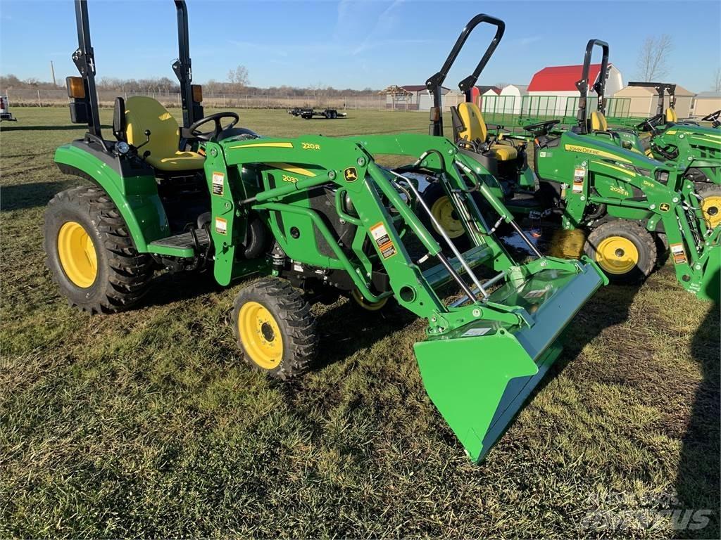 John Deere 2032R Kompakttraktorer
