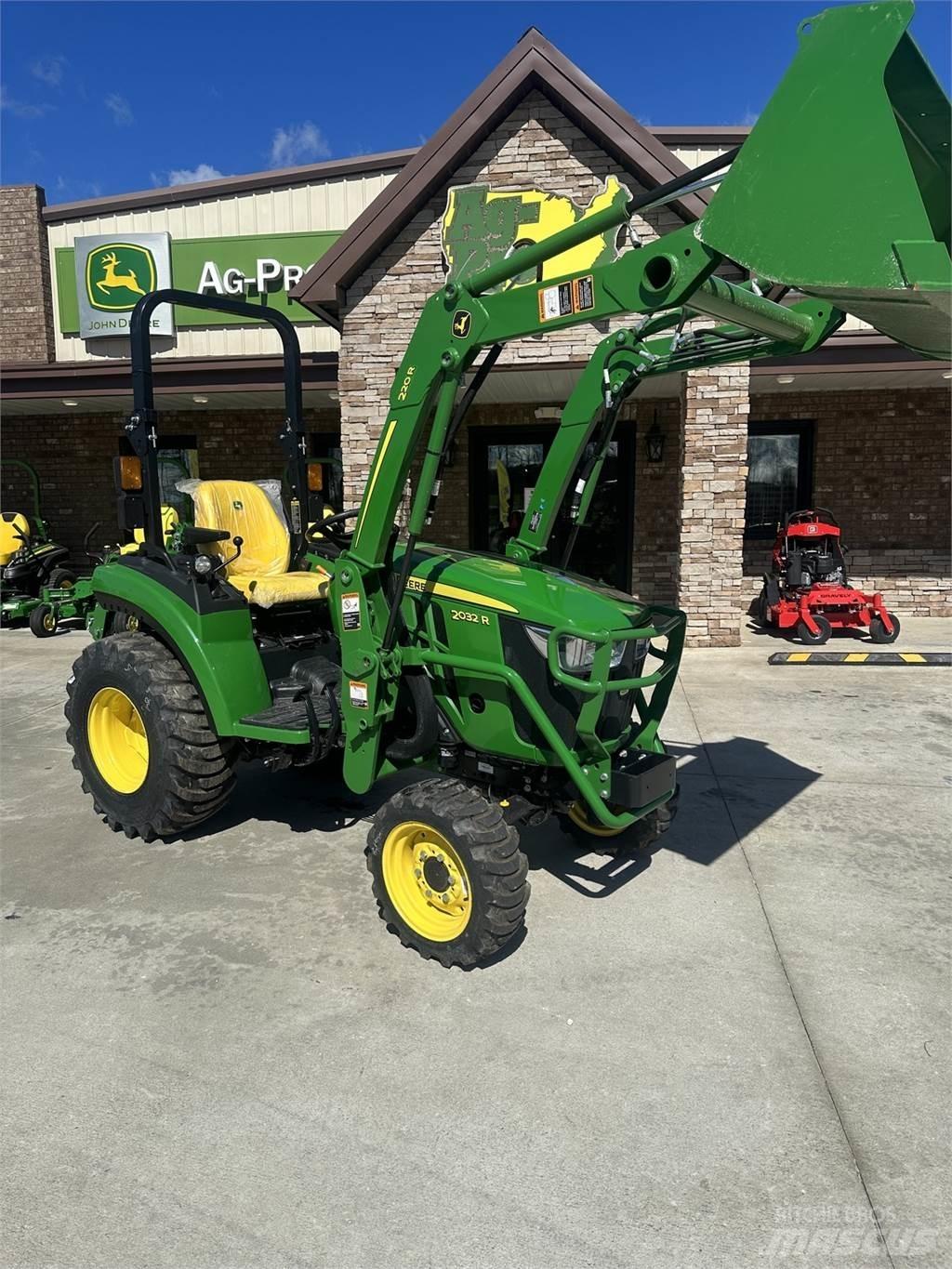 John Deere 2032R Kompakttraktorer