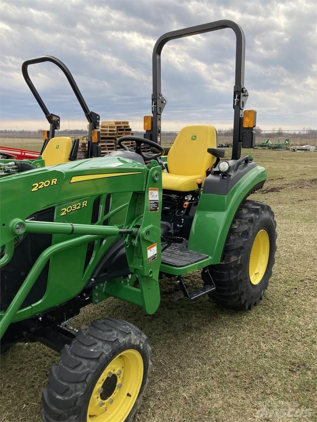 John Deere 2032R Kompakttraktorer