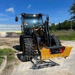 John Deere 204 G Minilastare