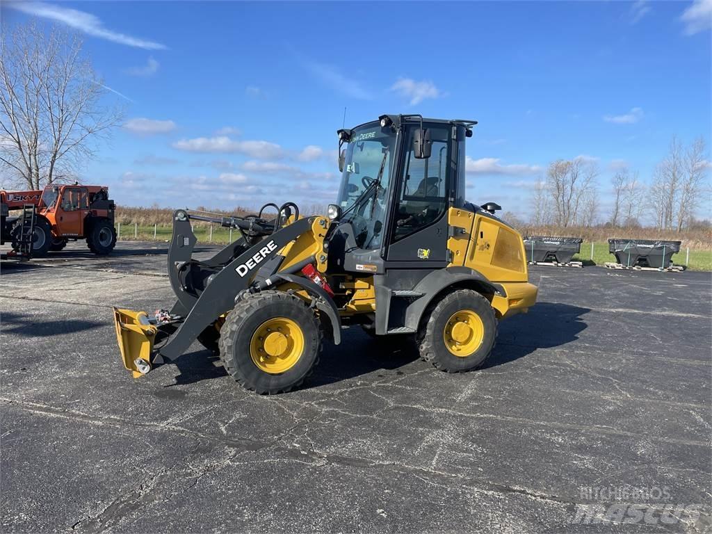 John Deere 244L Minilastare