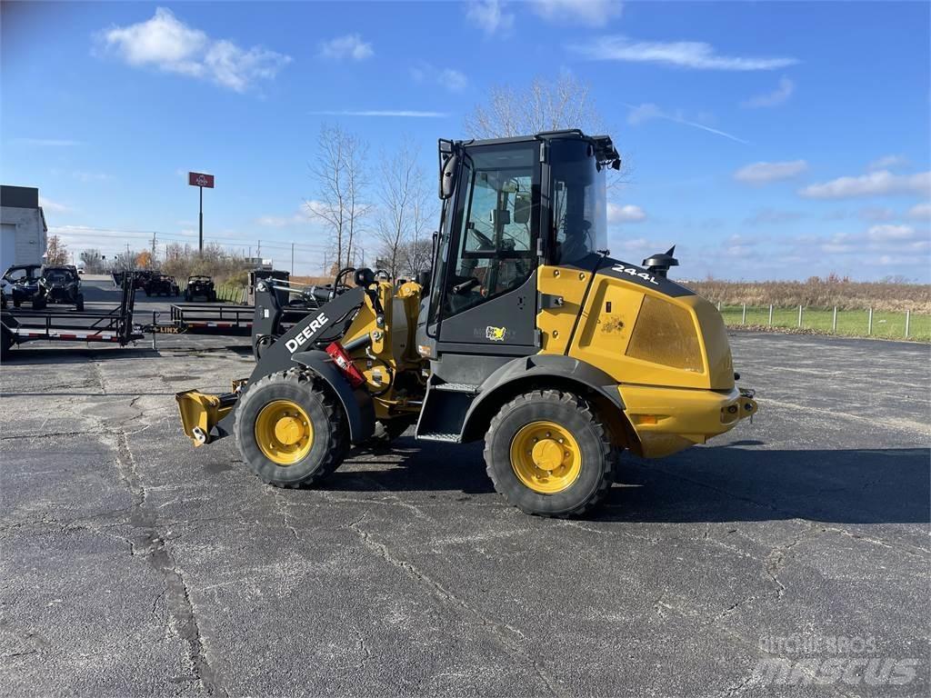 John Deere 244L Minilastare