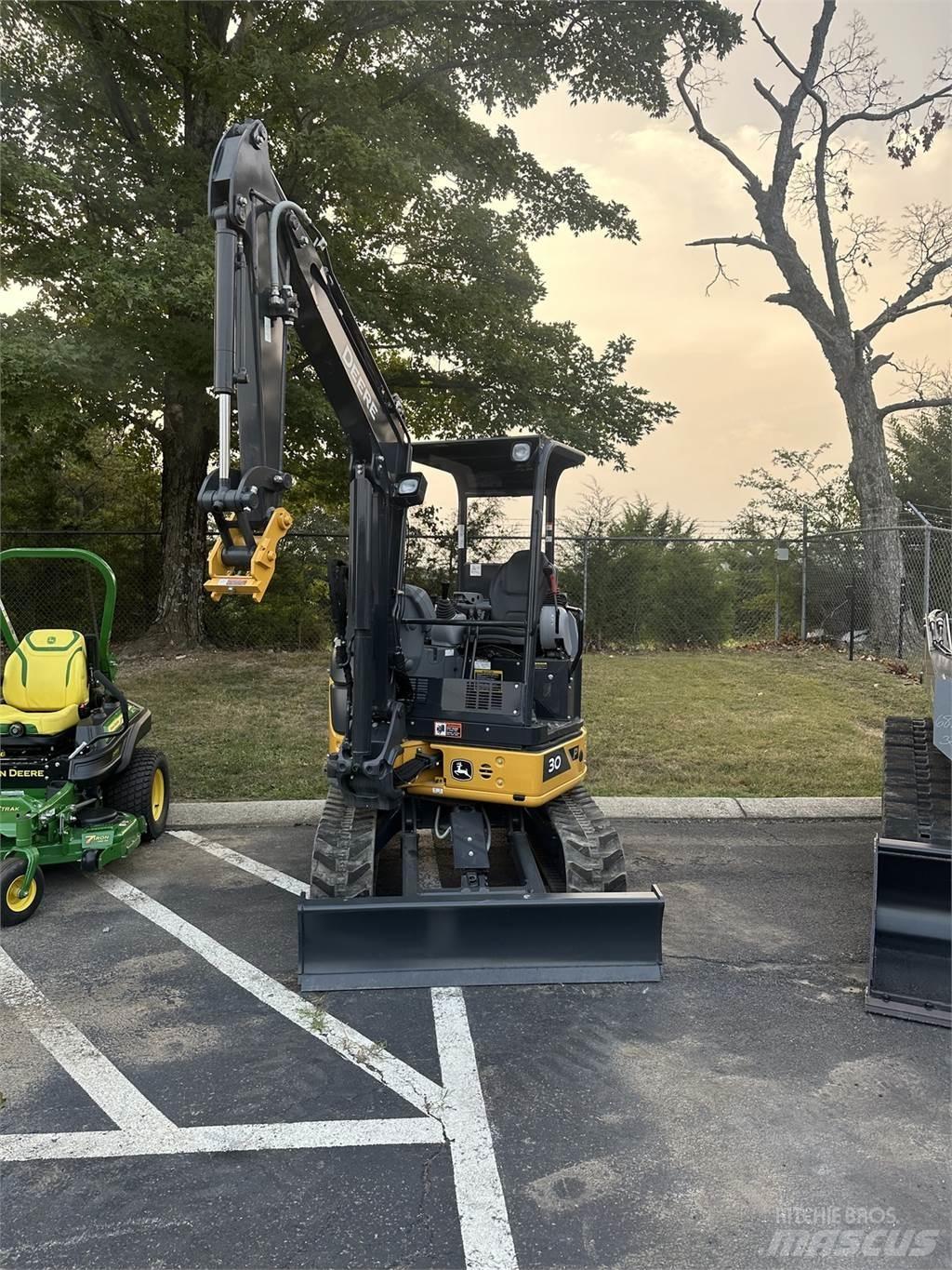 John Deere 30 P Minigrävare < 7t