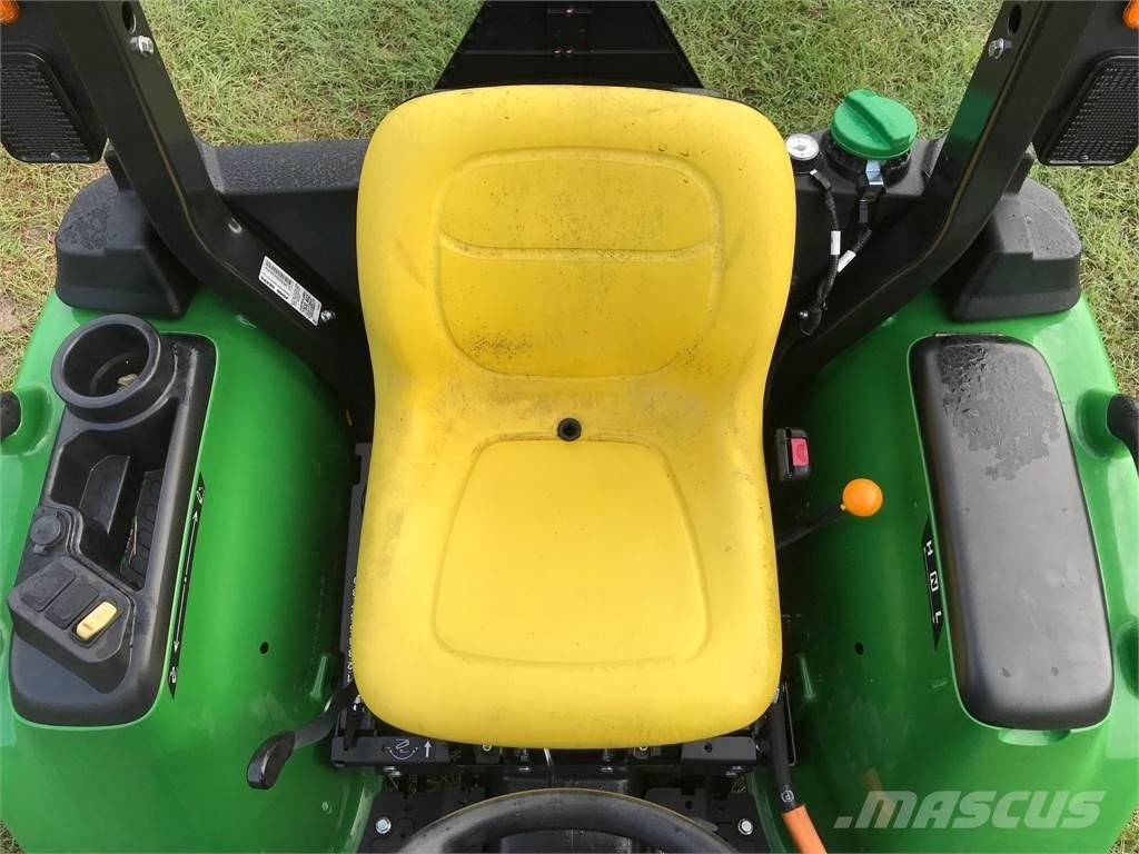 John Deere 3025E Kompakttraktorer