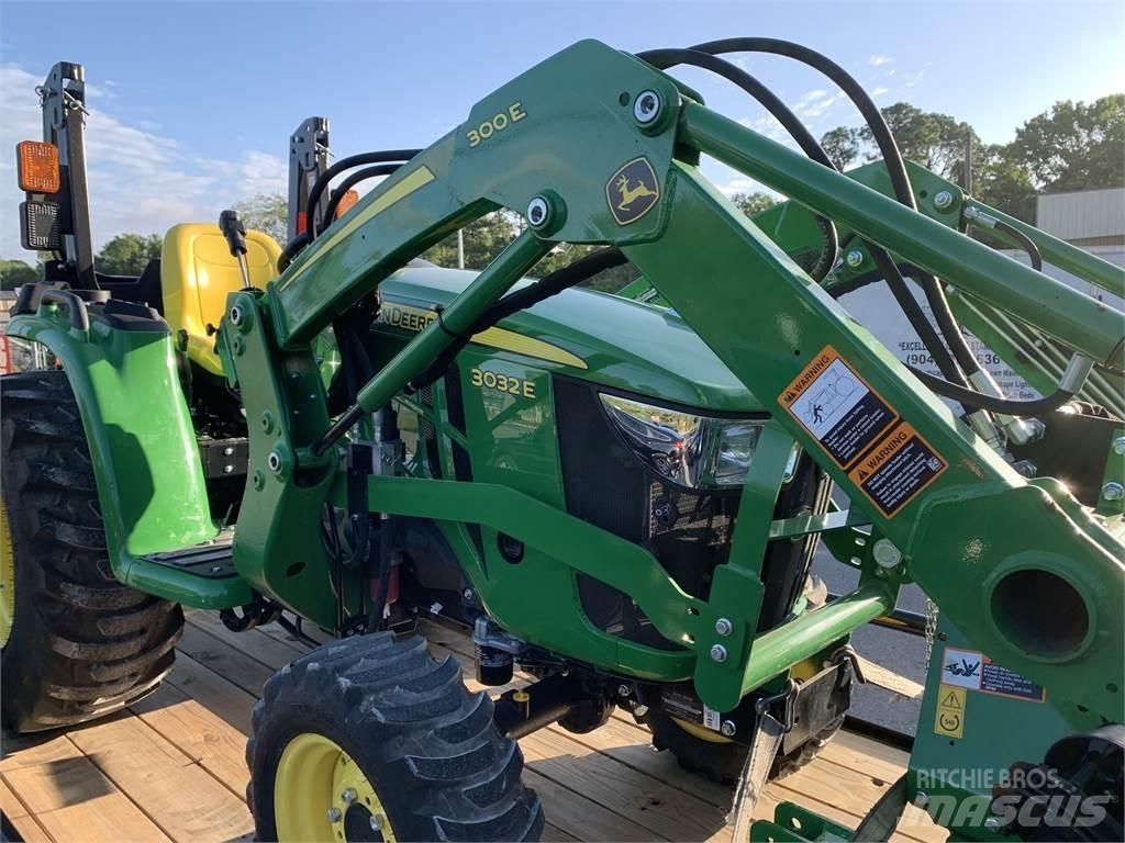 John Deere 3032E Kompakttraktorer