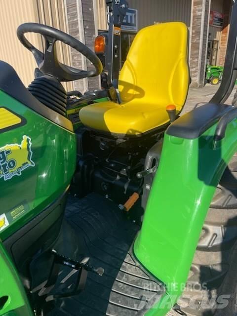 John Deere 3033R Kompakttraktorer