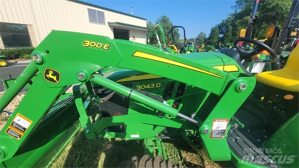 John Deere 3043D Traktorer
