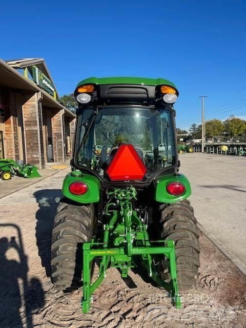 John Deere 3046R Traktorer