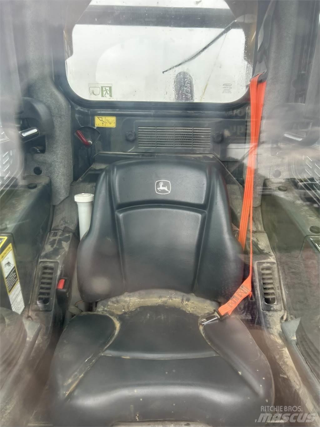 John Deere 331G Minilastare
