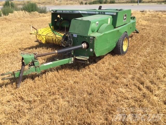 John Deere 349 Fyrkantspressar