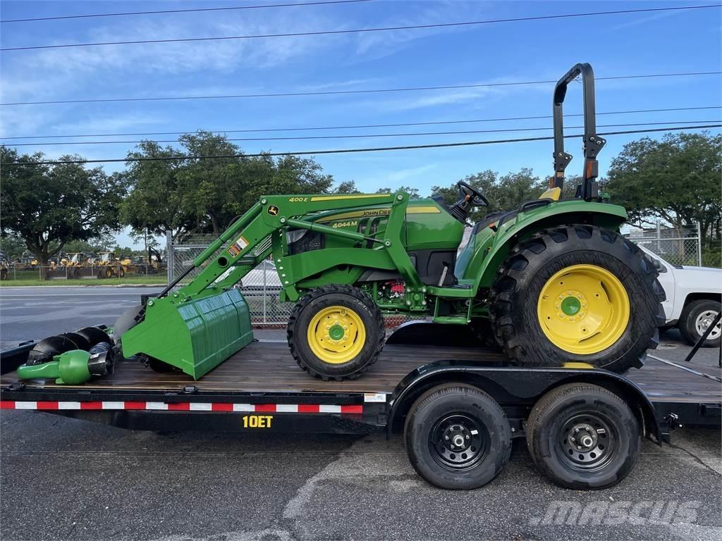 John Deere 4044M Traktorer