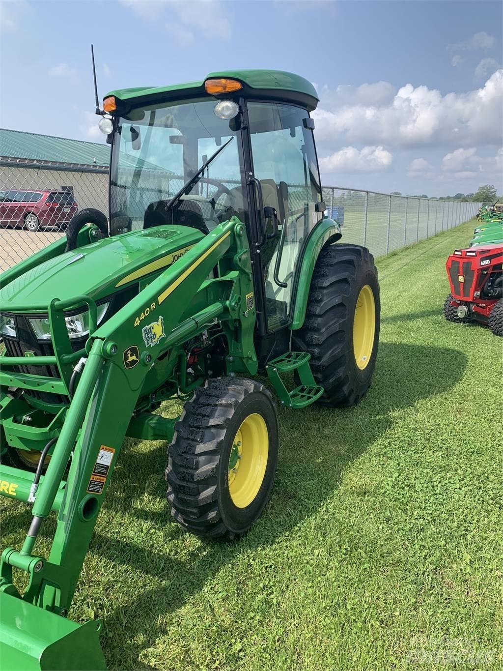 John Deere 4044R Traktorer