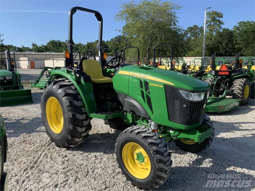 John Deere 4066M Traktorer