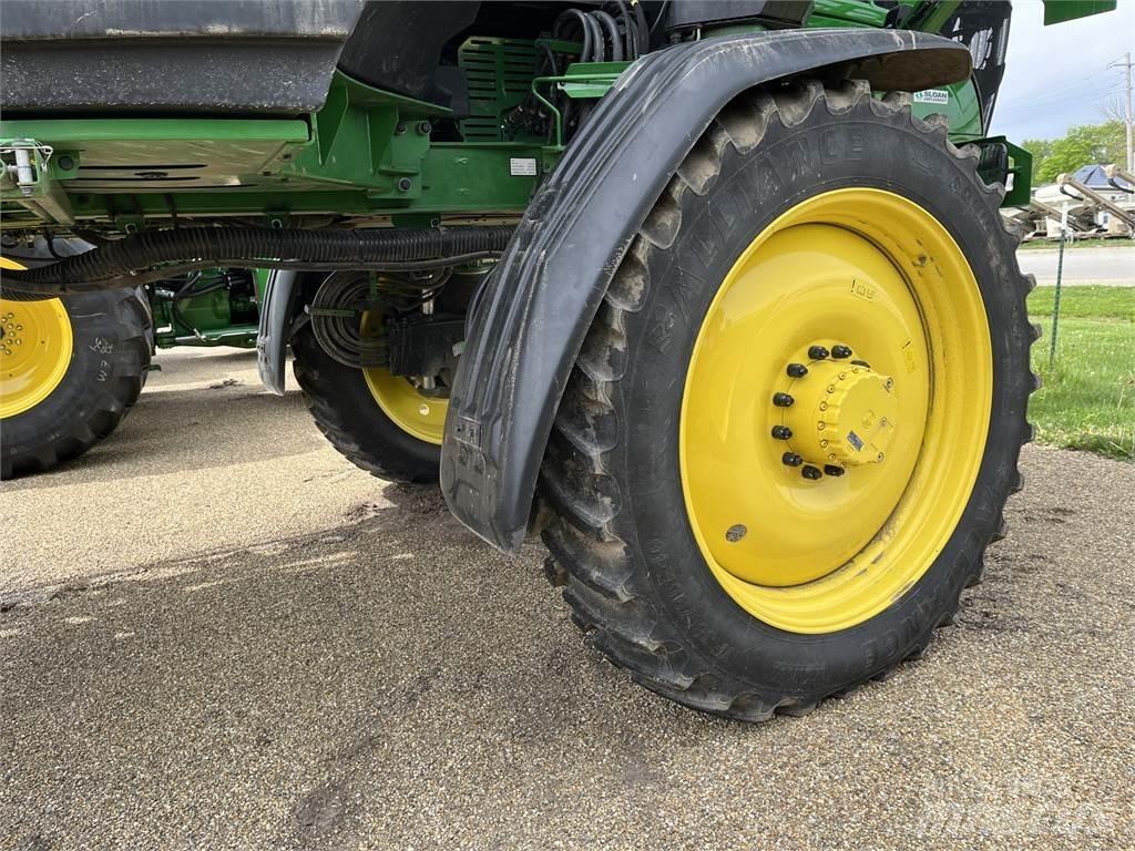 John Deere 412R Dragna sprutor