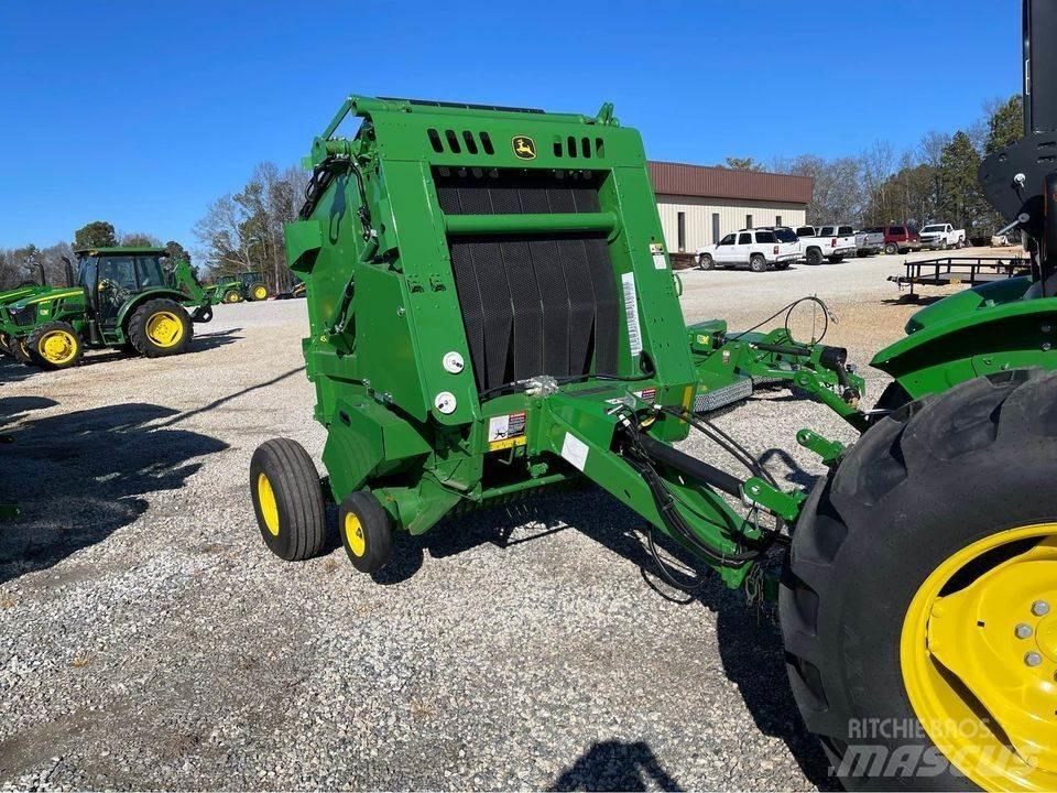 John Deere 450E Rundbalspressar
