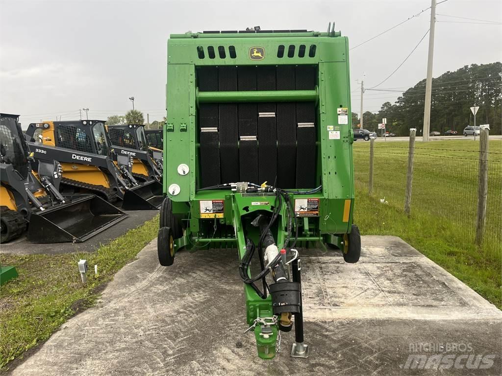 John Deere 450E Rundbalspressar