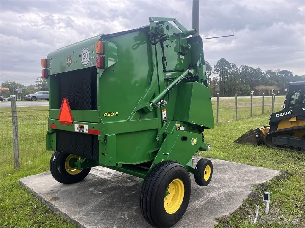 John Deere 450E Rundbalspressar