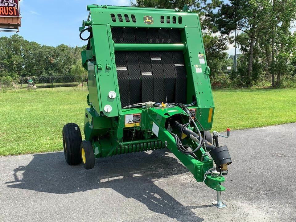 John Deere 450E Rundbalspressar