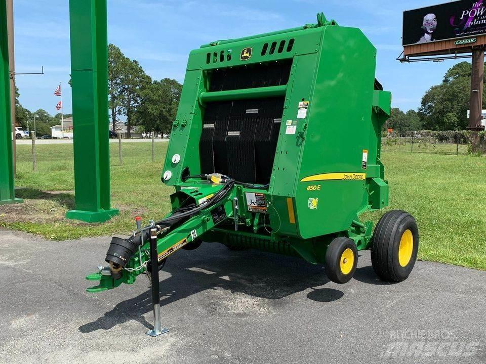 John Deere 450E Rundbalspressar