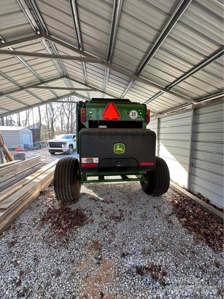 John Deere 450M Rundbalspressar