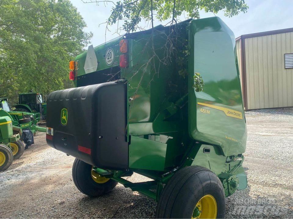 John Deere 451M Rundbalspressar