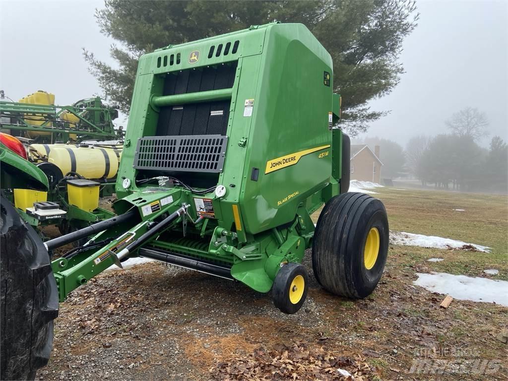 John Deere 451M Rundbalspressar