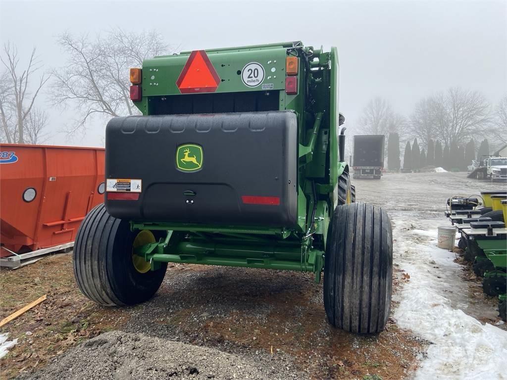 John Deere 451M Rundbalspressar