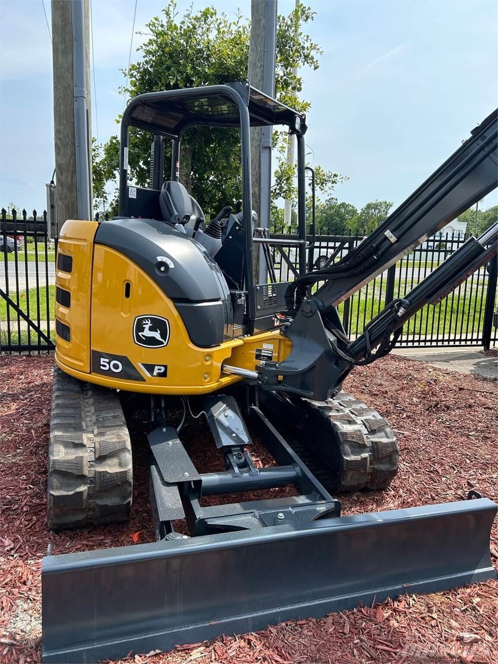 John Deere 50 P Minigrävare < 7t