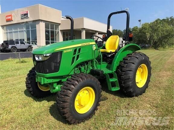 John Deere 5045E Traktorer