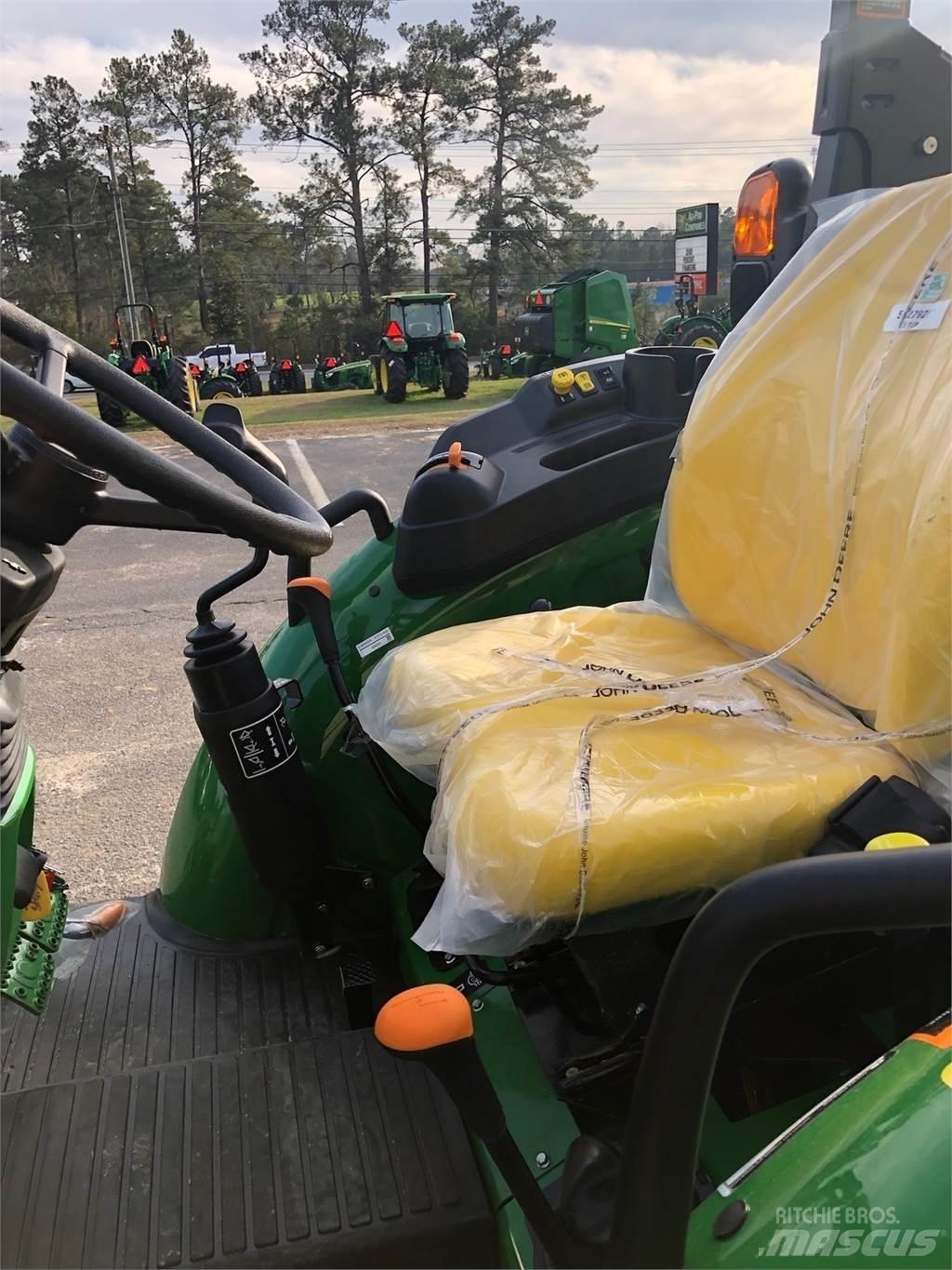John Deere 5067E Traktorer