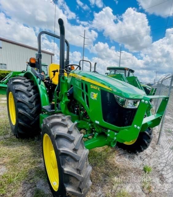 John Deere 5067E Traktorer