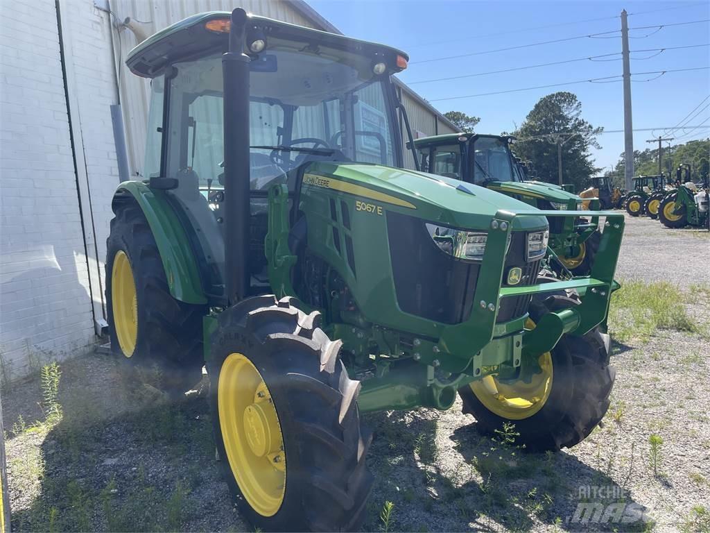 John Deere 5067E Traktorer