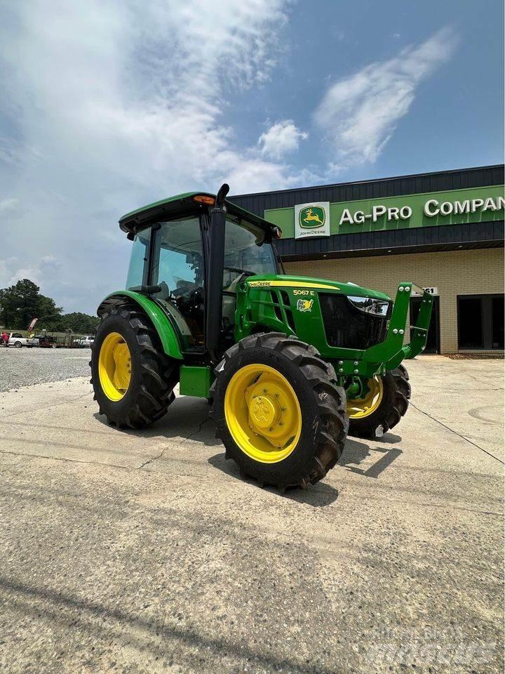 John Deere 5067E Traktorer