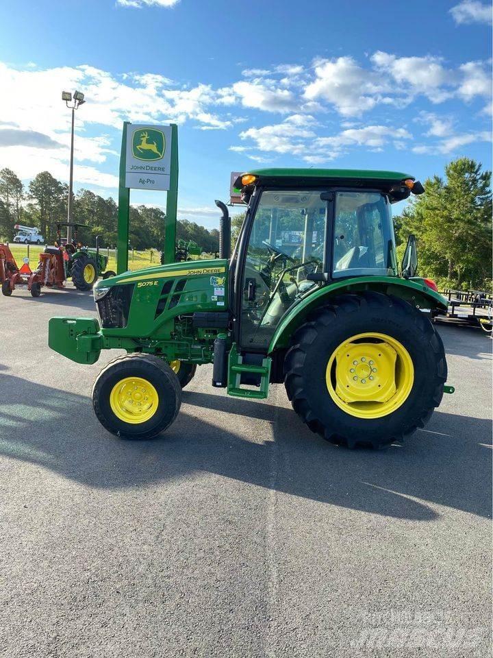 John Deere 5075E Traktorer