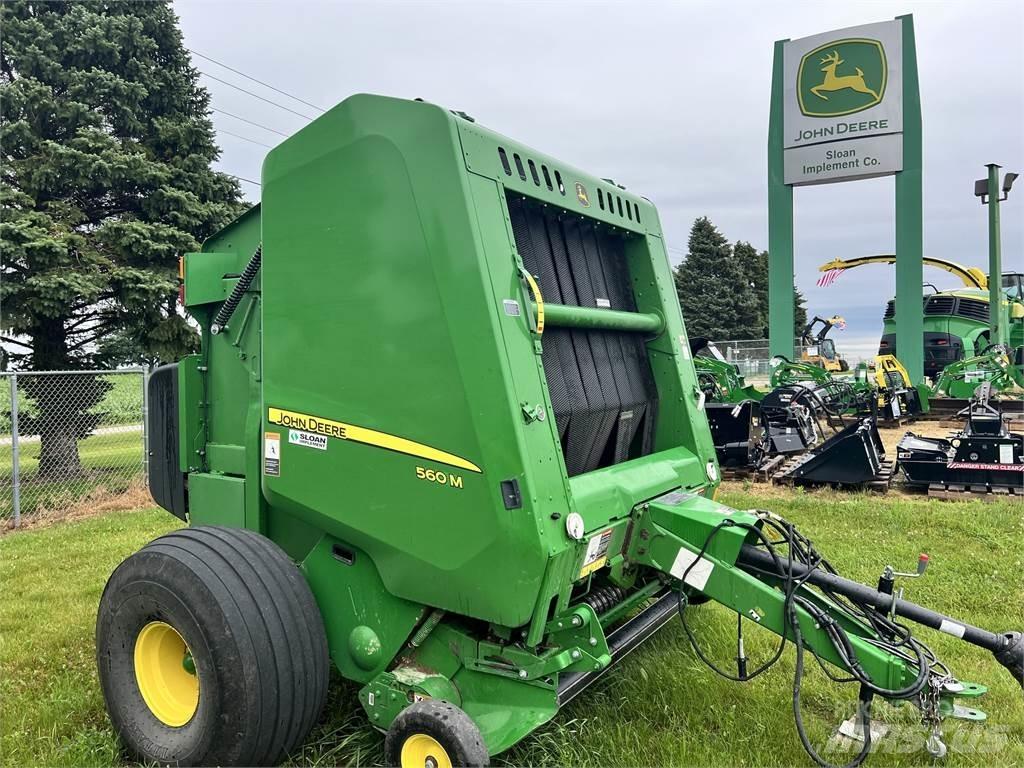 John Deere 560M Rundbalspressar