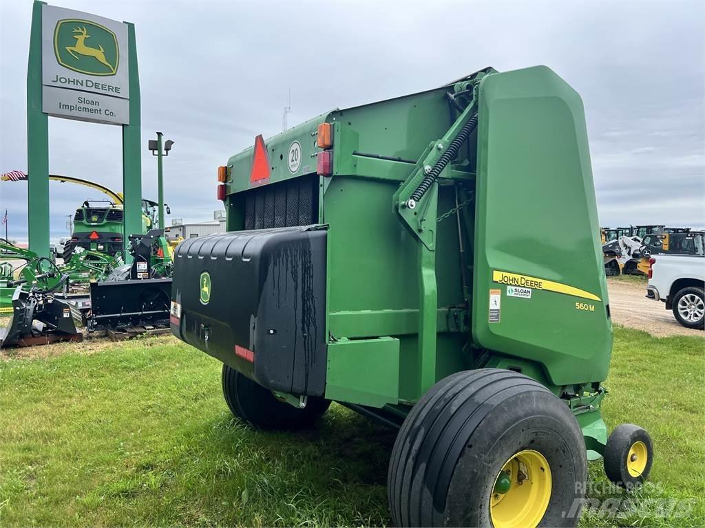 John Deere 560M Rundbalspressar