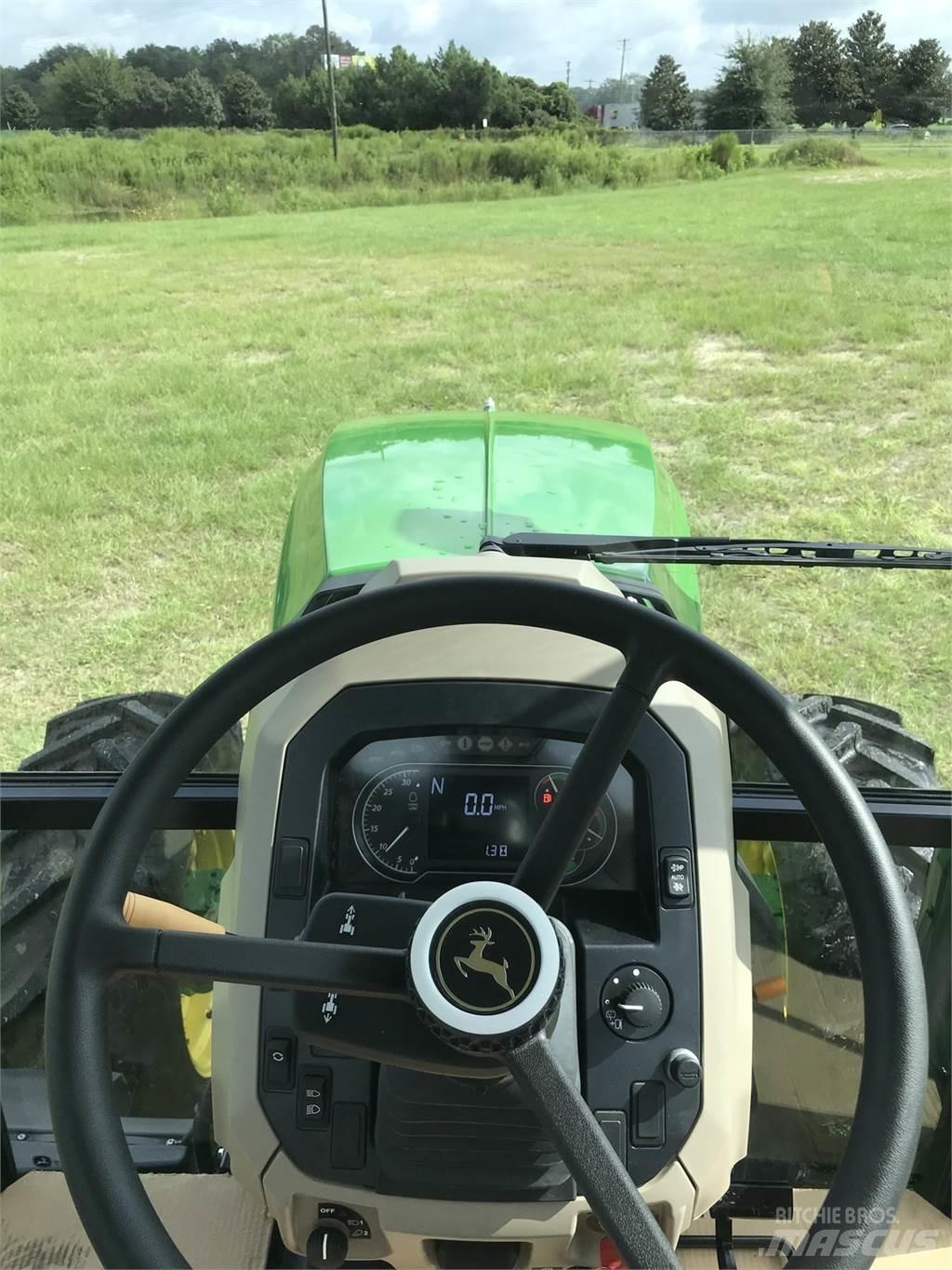 John Deere 6105E Traktorer