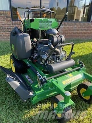 John Deere 636M Åkgräsklippare
