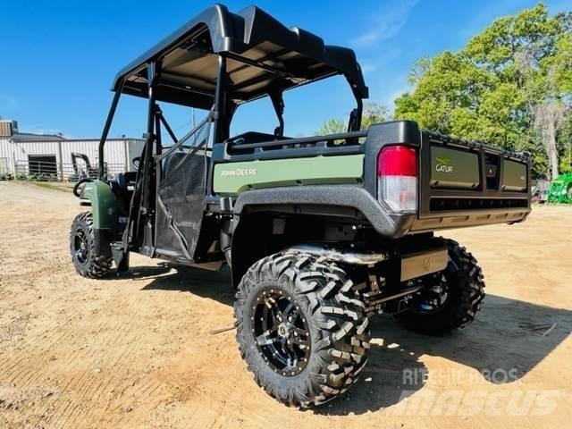 John Deere 825M Redskapsbärare
