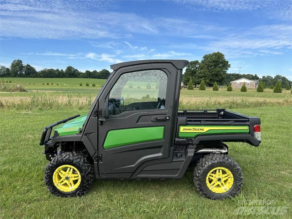 John Deere 835M Redskapsbärare