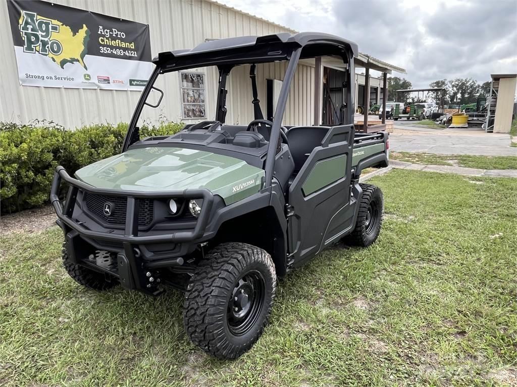 John Deere 835M Redskapsbärare
