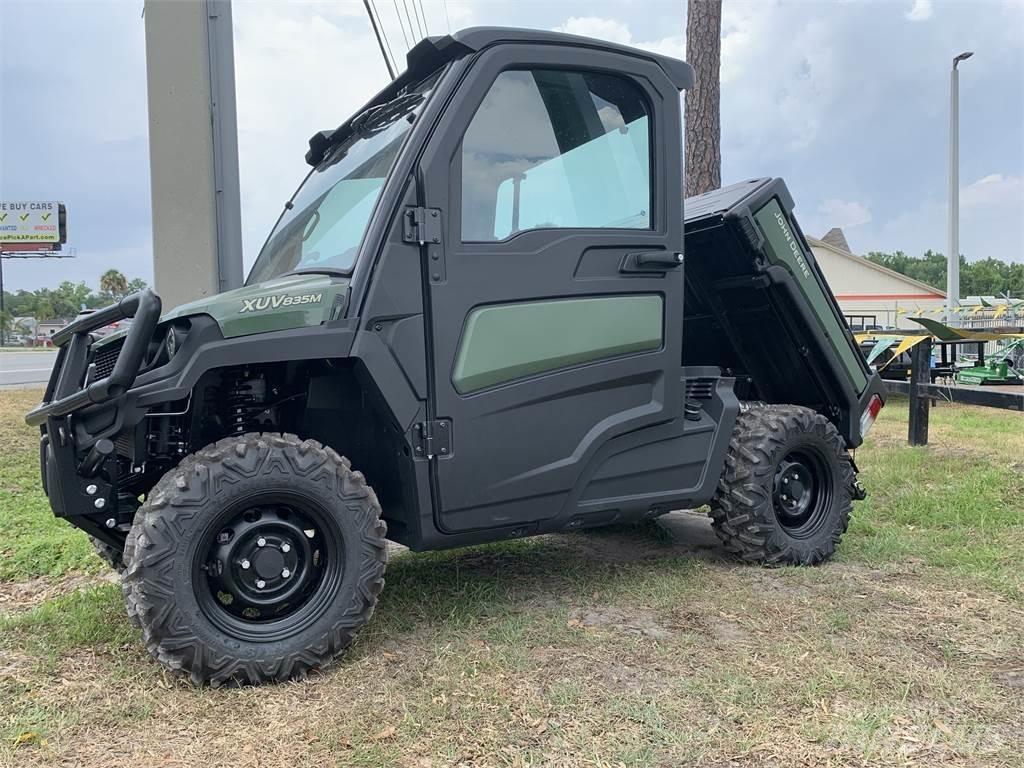 John Deere 835M Redskapsbärare
