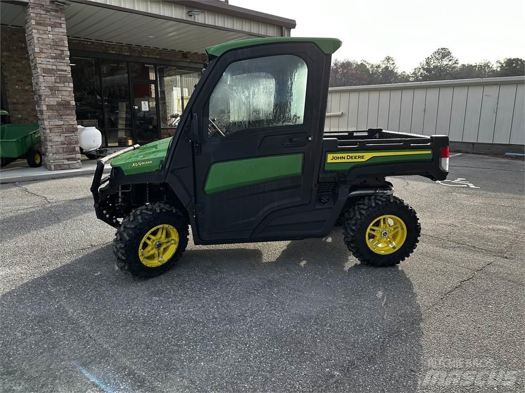 John Deere 835R Redskapsbärare